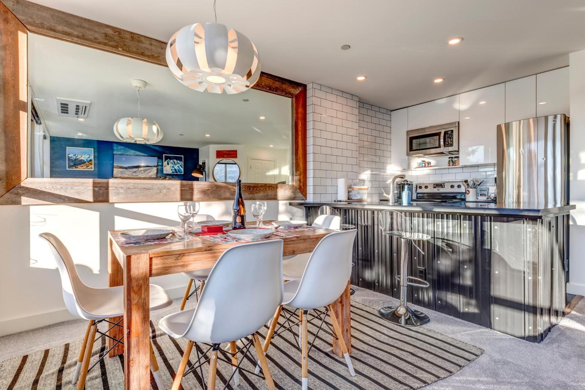 The Lookout Penthouse // A Luxe Suite In วิสต์เลอร์ ภายนอก รูปภาพ